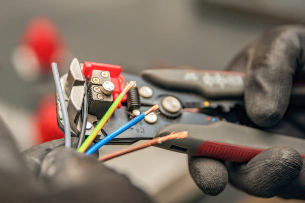 Best Local Electrician Companies  in Leander, TX